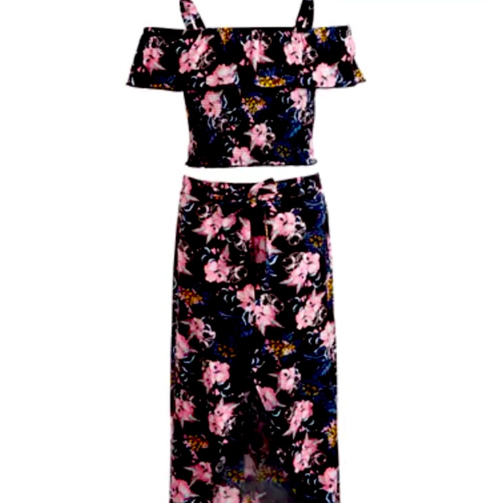 Ruffled Top & Maxi Skirt Set  size Medium